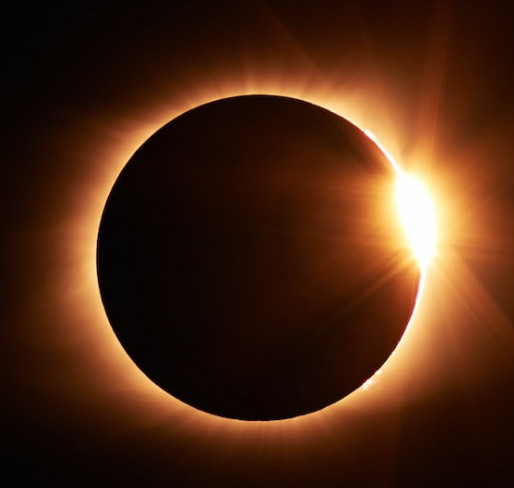 Diamond Ring Effect